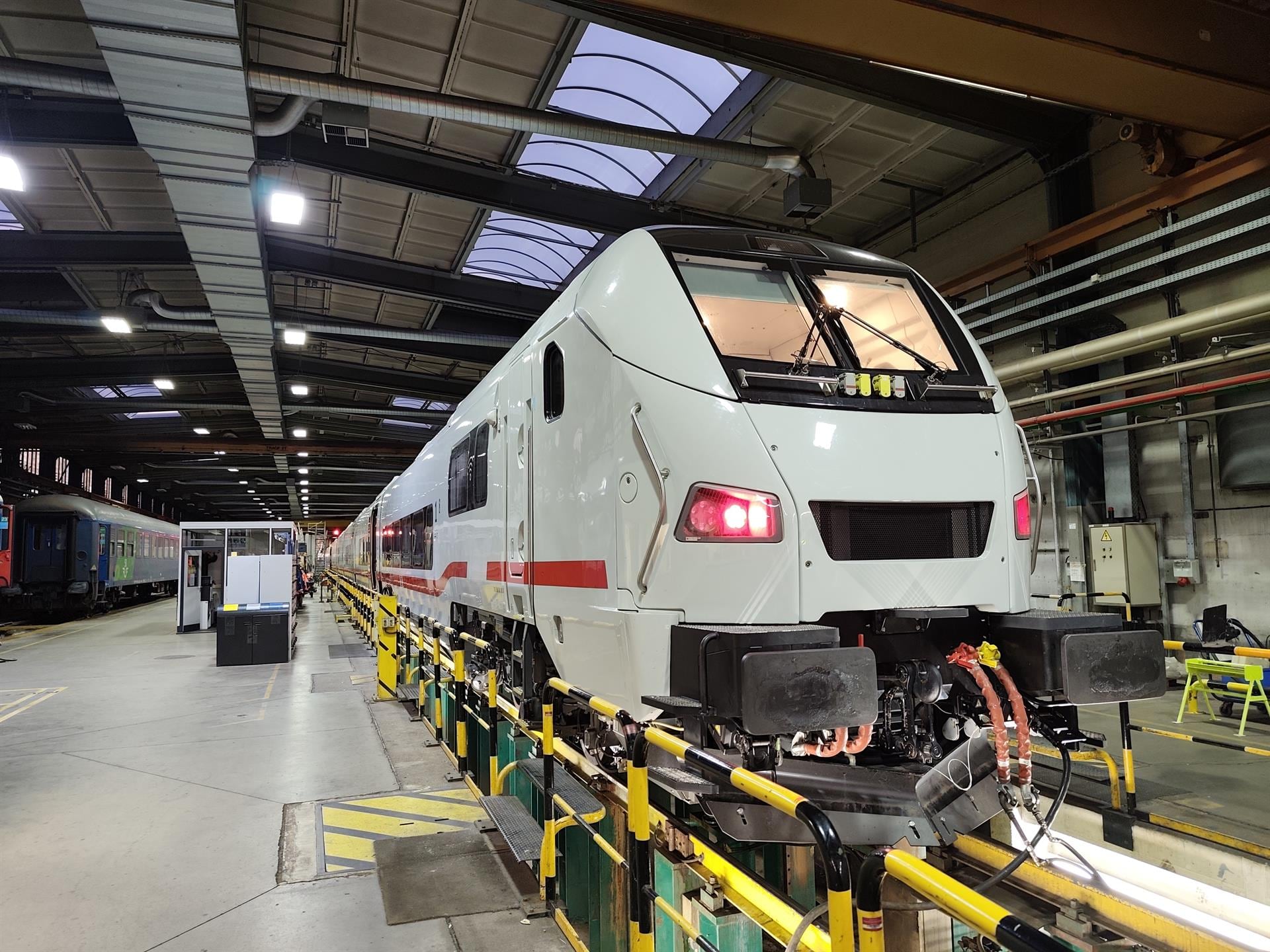Talgo y Deutsche Bahn acuerdan reducir pedido de trenes en 10 unidades