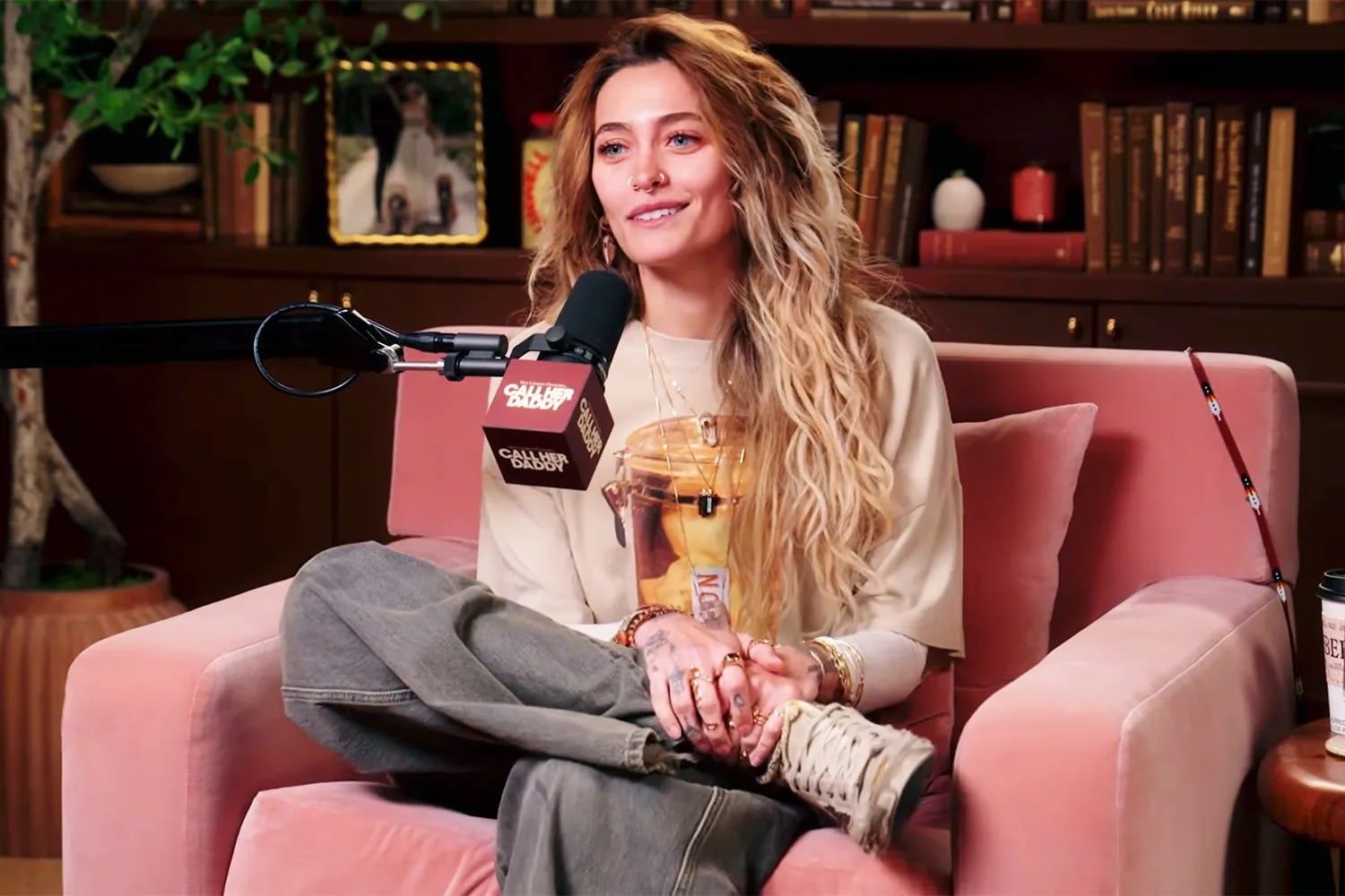 Paris Jackson reflexionó sobre las decisiones que tomó en sus relaciones sentimentales (Call Her Daddy/YouTube)