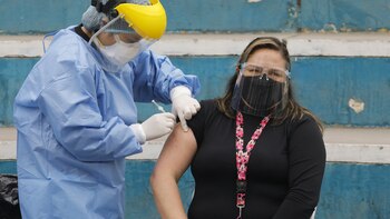 Crisi a Minsa: i vaccini contro COVID-19 stanno per scadere poiché le vaccinazioni cadono nei bambini e nelle terze dosi