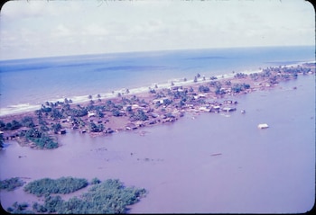 Military and volunteers worked in between