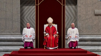 Viernes Santo: León XIV combina liturgia solemne en San Pedro con Vía Crucis en Roma. (Foto: X/@vaticannews_es)