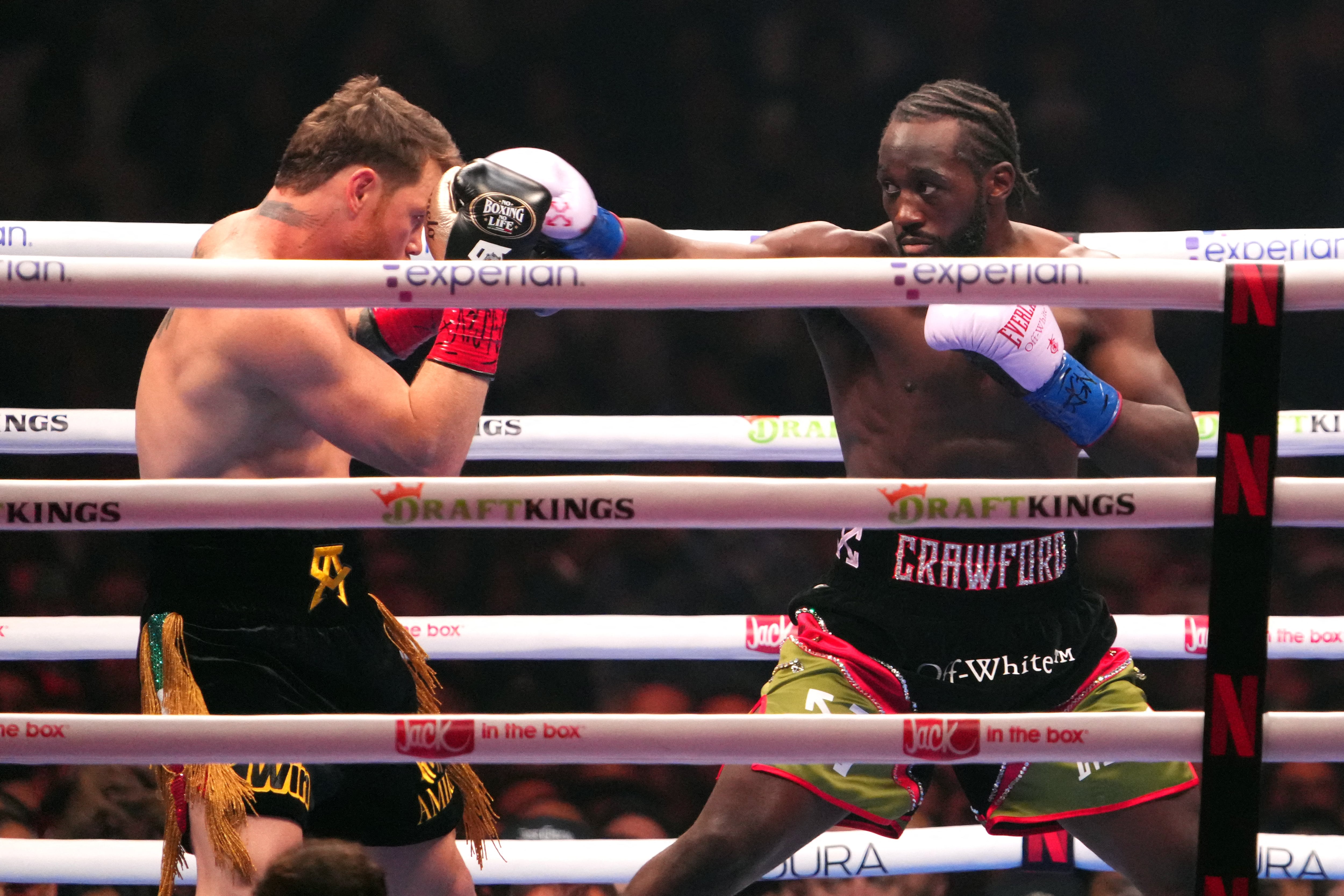 La bolsa proyectada ante Mbilli se ubica por debajo de los 150 millones de dólares que Álvarez habría recibido en su combate contra Terence Crawford. (Foto: Joe Camporeale-Imagn Images)