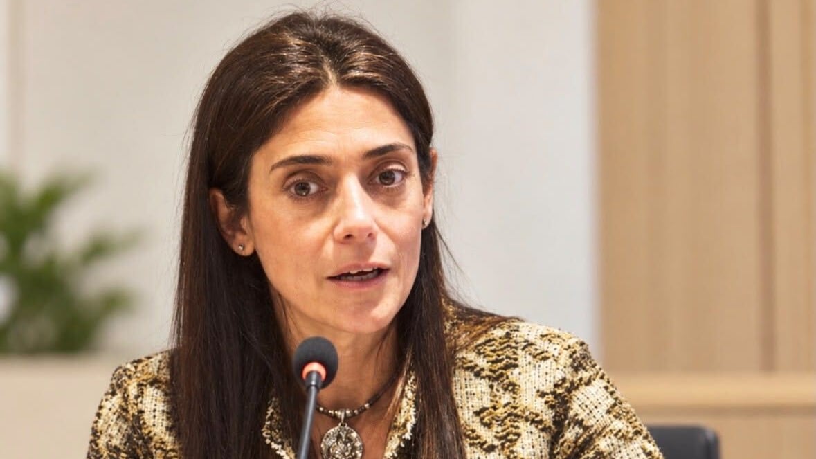 Las azafatas sufren abortos espontáneos, ciclos irregulares y trastornos hormonales: “Los aviones vuelan más alto para consumir menos combustible, pero eso implica más radiación”