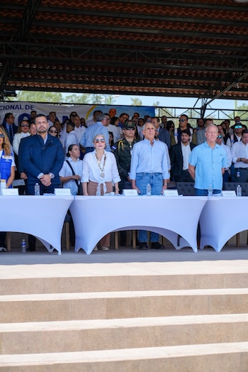 La campaña nacional incluye vacunación y desparasitación para distintos grupos de la población. (Foto: INJUPEMP)