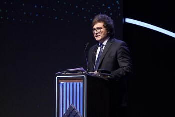 Javier Milei encabeza las encuestas