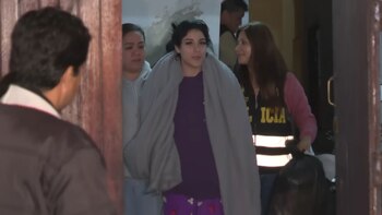 Anniray Bravo Pimentel siendo trasladada