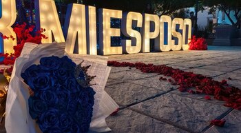Propuesta de matrimonio rompe estereotipos en plaza de Apatzingán