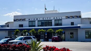 Miami moderniza servicios públicos lanzando Codebot AI, un chatbot de inteligencia artificial para el Departamento de Cumplimiento de Código