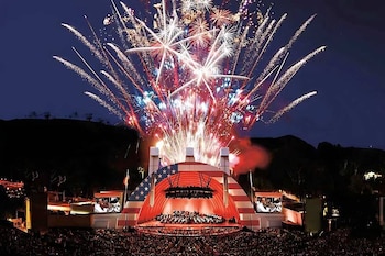 Long Beach canceló el show Big Bang on the Bay después de que la California Coastal Commission solo aceptara una versión con drones para el 4 de julio (Hollywood Bowl)