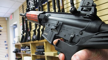 Panamá suspende por un año la importación de rifles semiautomáticos