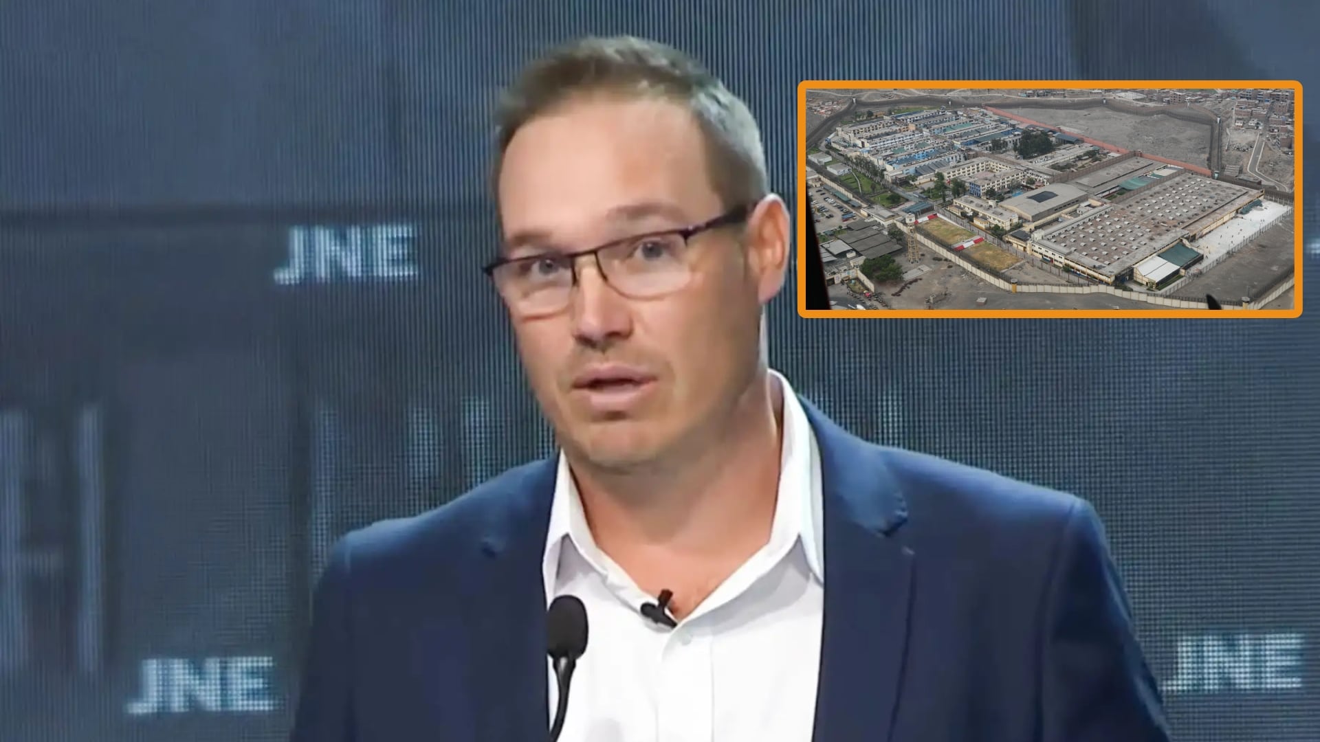 Forsyth enfocó su exposición en las cárceles, que —según afirmó— funcionan como centros de operación del crimen organizado. Foto: composición Infobae Perú/Andina