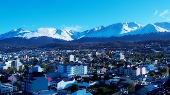 La combinación de menores costos, mayor transparencia operativa y mejoras en infraestructura posiciona al puerto de Ushuaia como un nodo clave para la logística del extremo sur (Foto: Shutterstock)