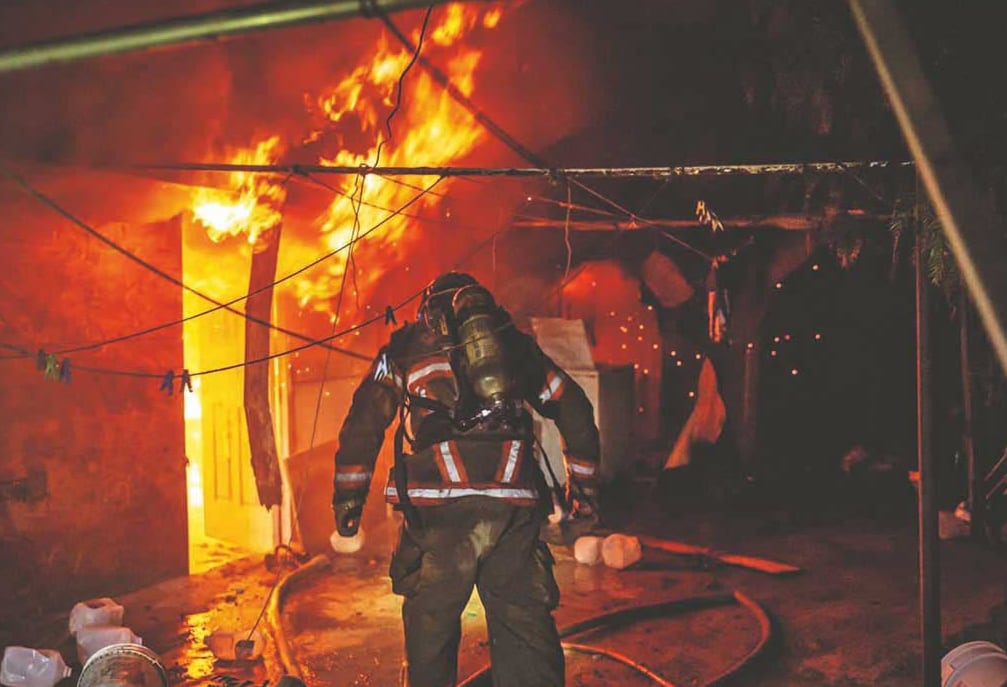 Tragedia en El Salvador: Hombre con trastornos mentales asesina a su sobrino, atacó a su familia e incendio su casa
