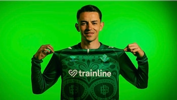 Álvaro Fidalgo luce la bandera