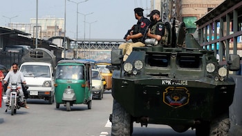 Las fuerzas de Pakistán matan a once supuestos terroristas en dos operaciones cerca de Afganistán