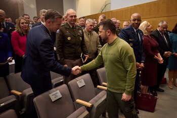 Ucrania buscó alianzas para la