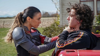 Emmanuelle Chriqui en Superman y Lois