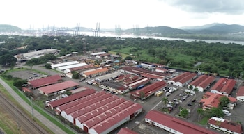 A vista panorâmica da área aberta Marpesca, às margens do Canal do Panamá.
