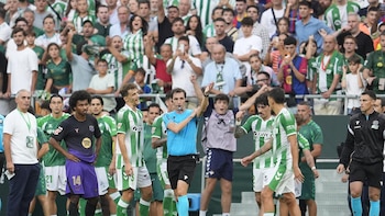 El CTA reitera que el VAR acertó al anular el gol de Lo Celso ante el Barça por mano del 'Cucho' Hernández