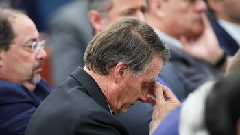 Bolsonaro se somete a otra