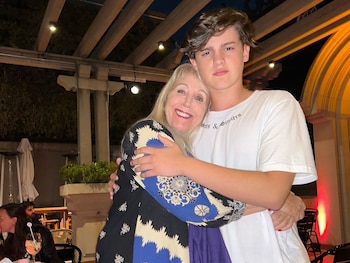 Bautista junto a Isabel Luco