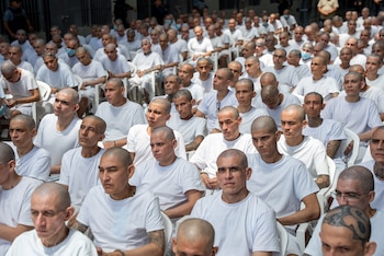 Los audios presentados por la Fiscalía confirman cómo la MS-13 ordenaba homicidios mediante códigos internos y cadenas de mando jerarquizadas. (Foto: FGR)