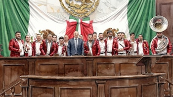 Gobierno de Michoacán investigará al presidente del Congreso y a la banda que tocó narcocorrido a socio de “El Mayo” en el Pleno