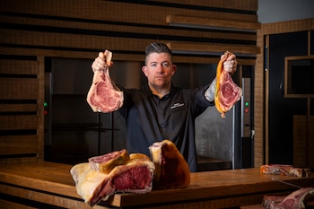 Guilermo Martínez, parrillero en Asador Abadesa (Cedida)