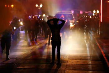 Manifestante confrontan a la policía