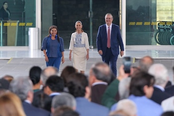 El plan anunciado ante el sector privado contempla procesos digitales de autorización, una reducción de requisitos regulatorios y garantías para inversionistas sobre certeza fiscal y eficiencia en la gestión aduanera y sanitaria. (Foto: Presidencia)