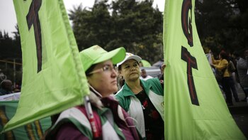 Sindicatos, gremios y políticos lamentaron