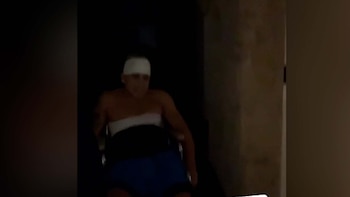 Yao Cabrera, vendado y en