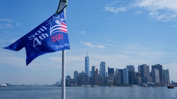 Sail4th 250: las 30 imágenes del imponente desfile náutico y aéreo en Nueva York