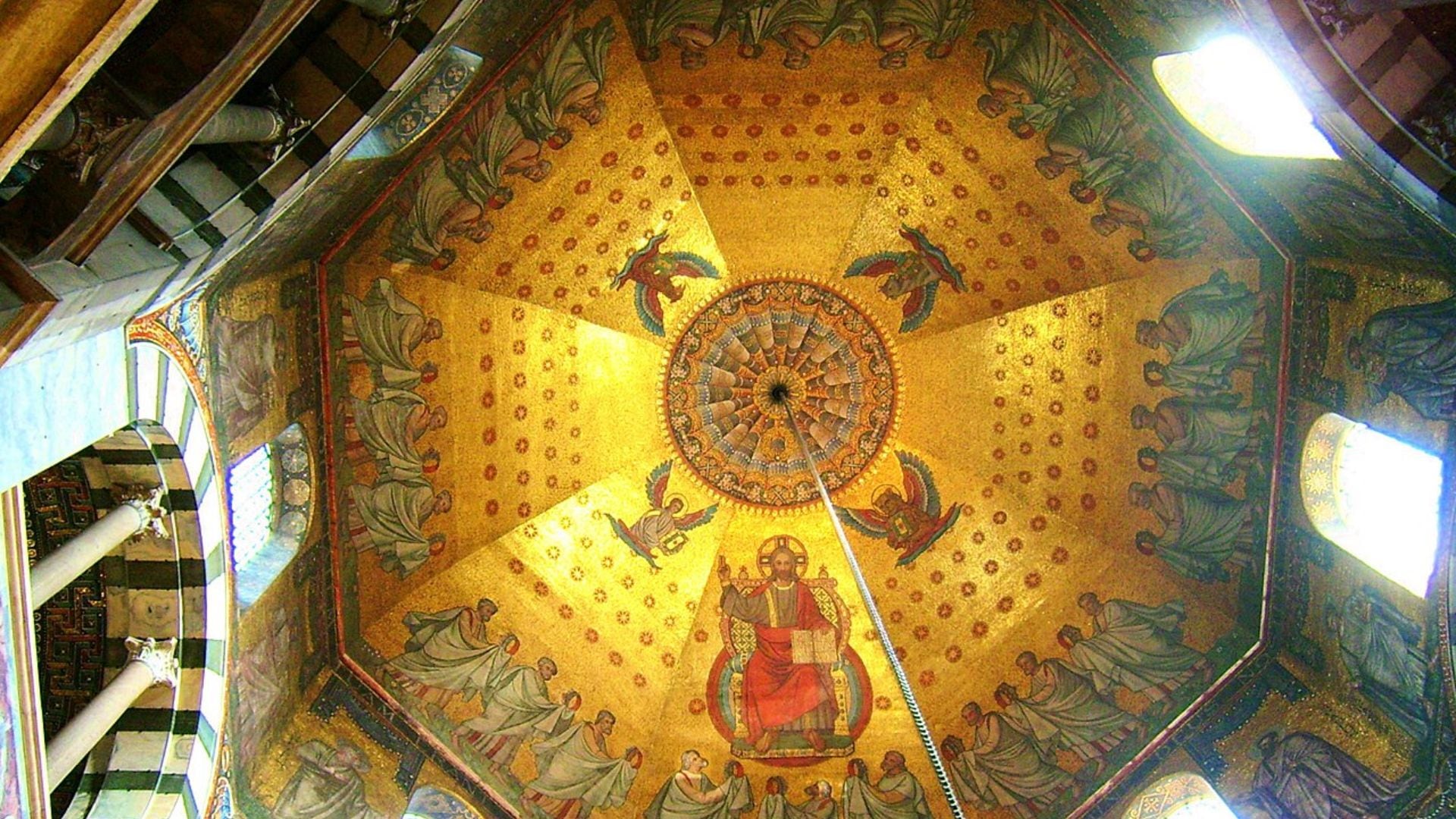 En 1978, la Catedral de Aquisgrán fue declarada Patrimonio de la Humanidad por la UNESCO, reconociendo su valor universal y su conservación (foto: Wikipedia)