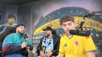 Ryan Castro llevó un polémico regalo a Davoo Xeneize y La Cobra y así reaccionaron: “Mire lo que le traje, de corazón”