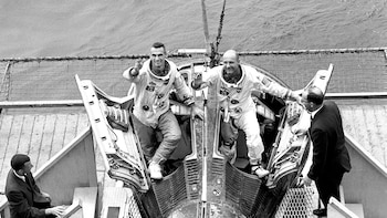 Los astronautas Eugene Cernan y