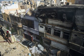 El personal de seguridad se