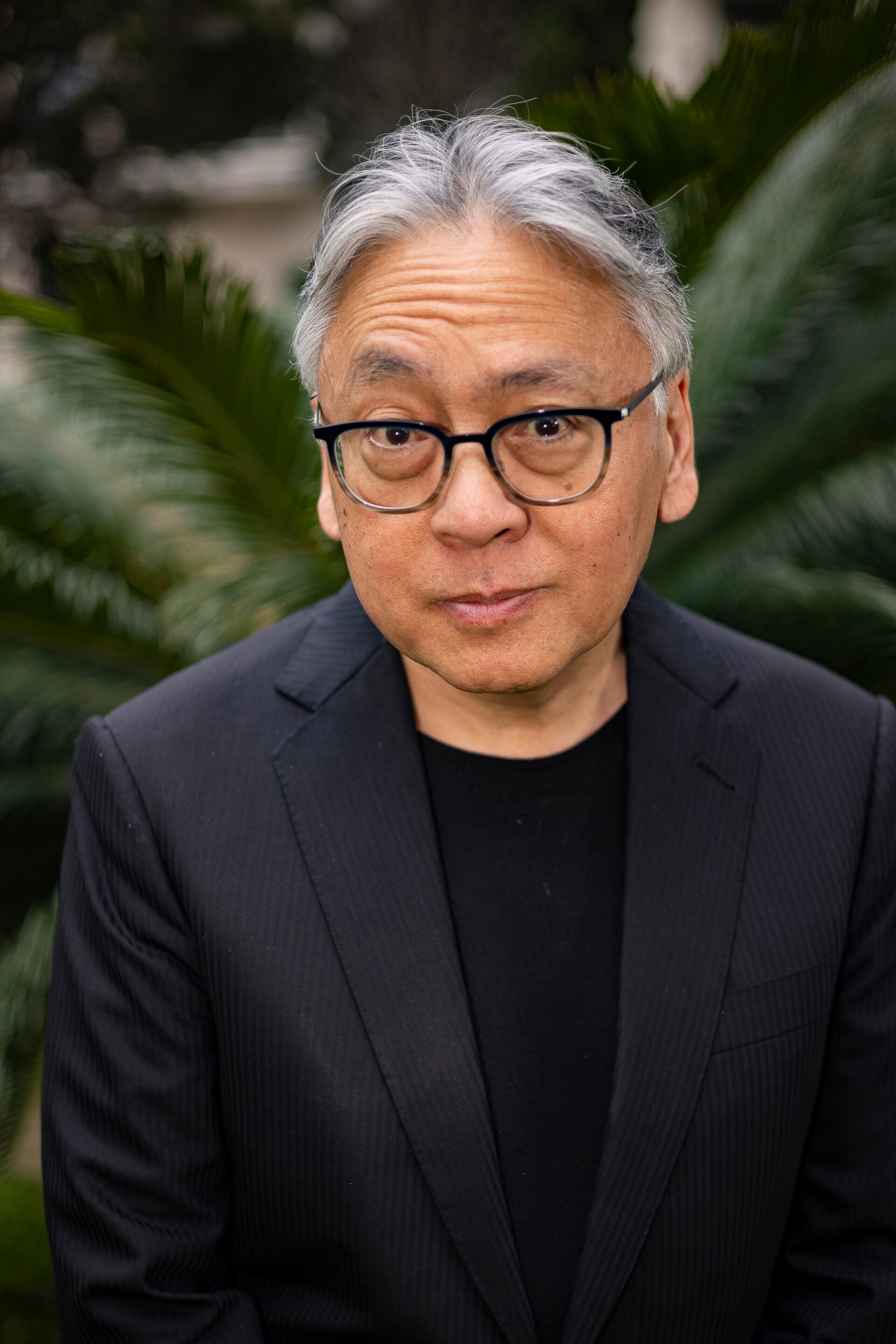 Kazuo Ishiguro se refirió a está época, en la que “mucha gente que simpatiza con las ideas fascistas” subrayando el “límite a la comprensión entre generaciones”