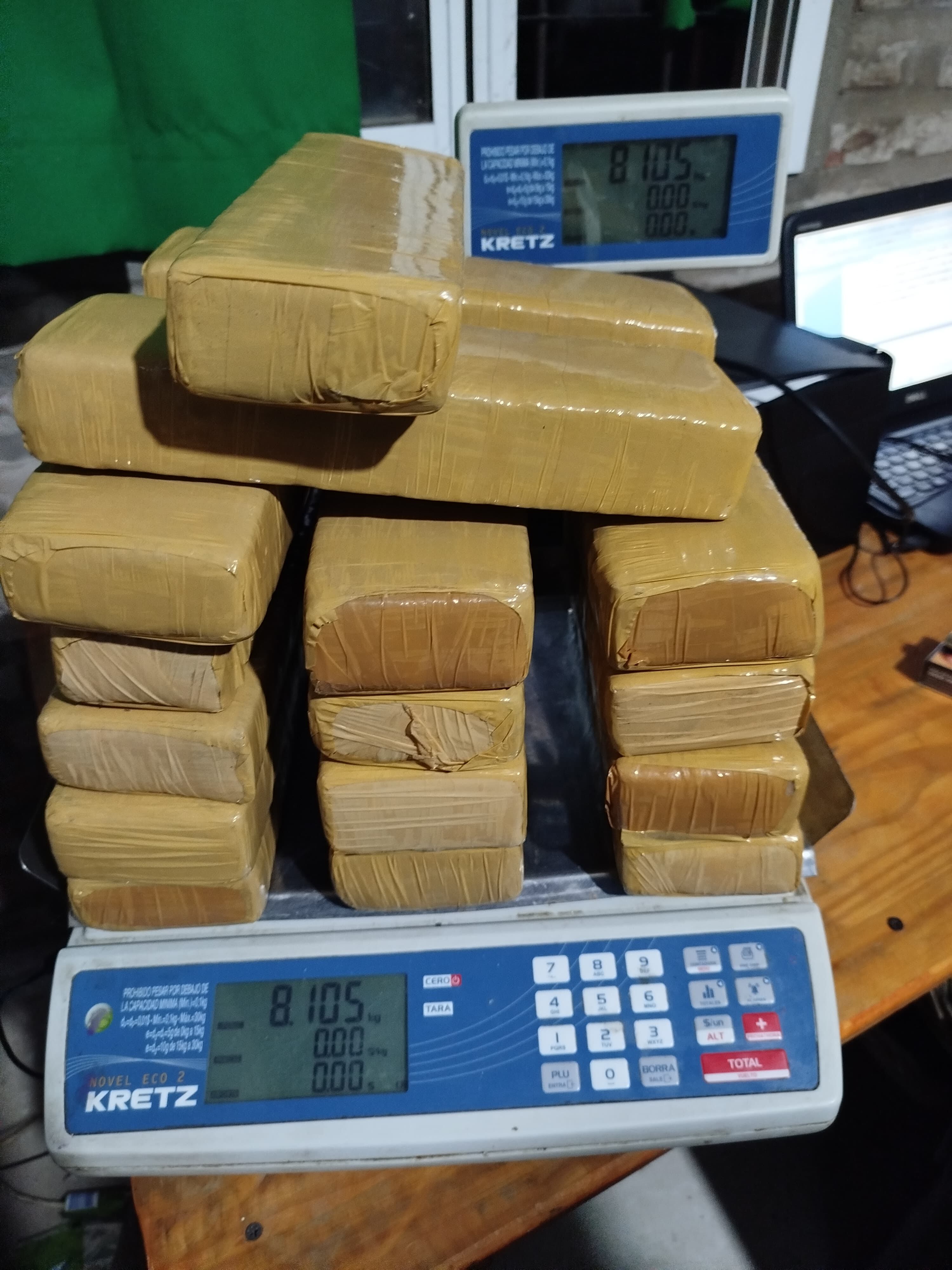 La Policía Bonaerense allanó varios domicilios donde se vendían droga en Quilmes