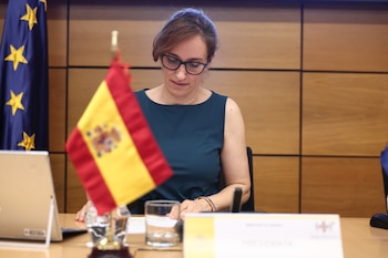 La ministra de Sanidad, Mónica García, ofrece declaraciones a la prensa tras la reunión del pleno del CISNS, a 10 de julio de 2026, en Madrid (España).