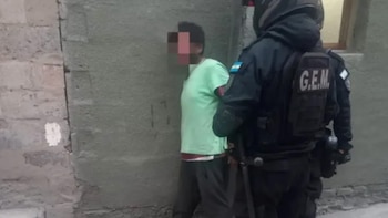 Un hombre golpeó a una