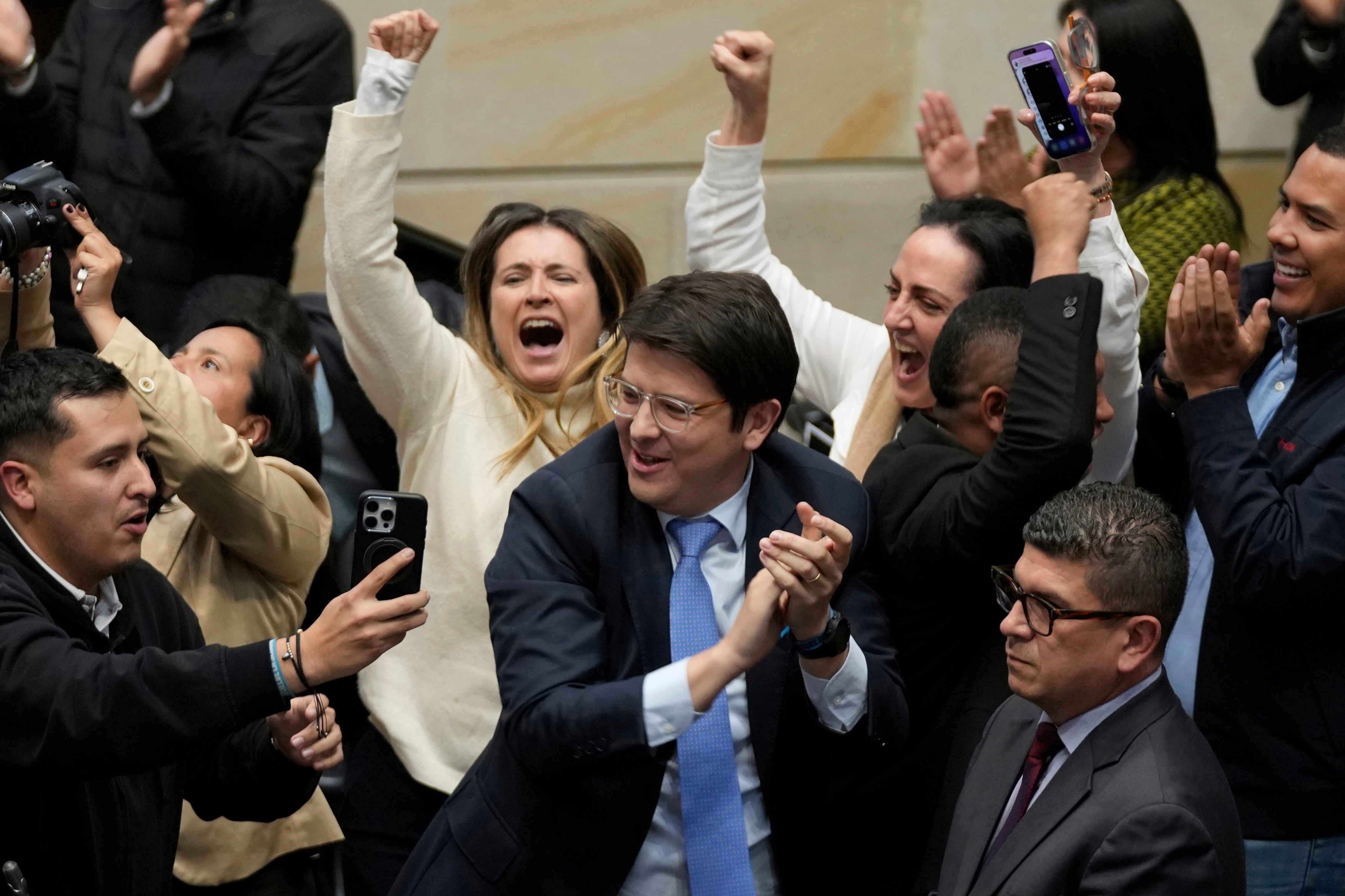 La cronología de los hechos muestra una investigación activa pero centrada en los ejecutores materiales. El 7 de junio, el sicario adolescente fue capturado tras el ataque y aceptó colaborar con la justicia - crédito AP