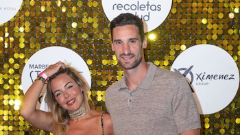 Sergio Rico y Alba Silva, inseparables, no se pierden el concierto de Vanesa Martín