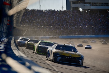 Los autos de NASCAR se