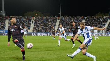 Sin goles al descanso en