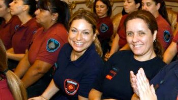 Por su formación universitaria, a