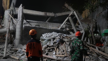 Al menos un estudiante muerto,