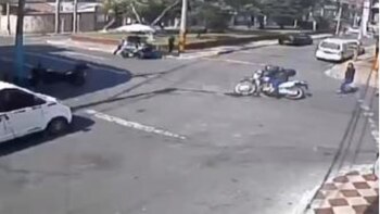 Revelan videos del supuesto pasado delictivo de uno de los abatidos por expolicía en Bogotá