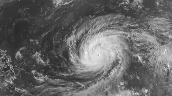 El avance del supertifón Sinlaku mantiene bajo amenaza a las islas estadounidenses del Pacífico