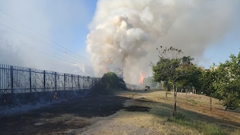 Cercanías de Madrid corta la circulación entre Orcasitas y Atocha debido a un incendio próximo a la vía